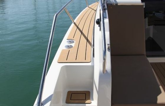 Nuva Yachts M9 Cabin Planac