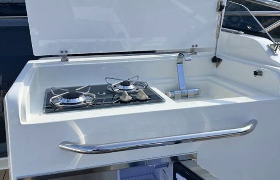 Nuva Yachts M9 Cabin Planac