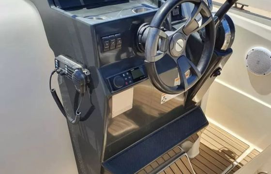 Quicksilver 675 Activ Canariona
