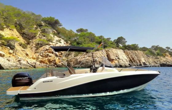 Quicksilver 675 Activ Canariona