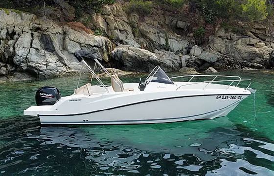 Quicksilver 675 Activ Firulais