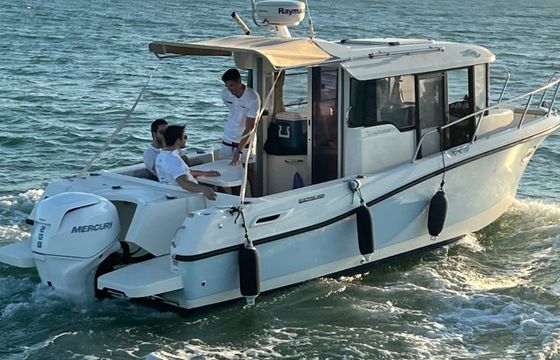 Quicksilver Captur 755 Pilothouse Papua