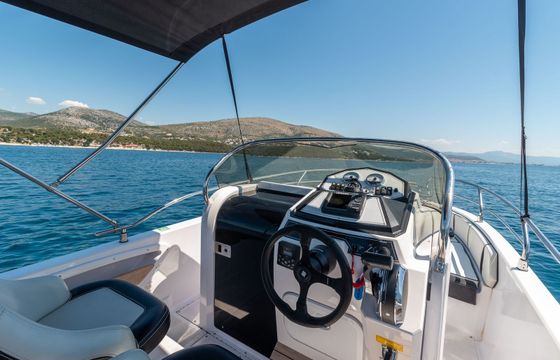 Ranieri Voyager 21S 17