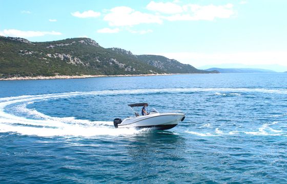 Quicksilver 605 Sundeck