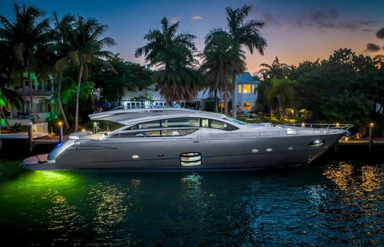 Pershing 82 Milagros