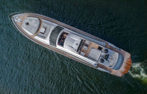 Pershing 82 Milagros