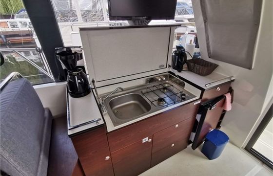 Platinum 989 Flybridge Aurora