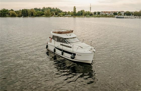 Platinum 989 Flybridge Aurora