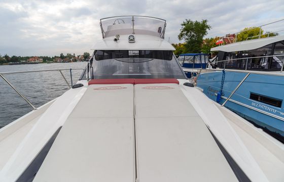 Platinum 989 Flybridge Bellagio