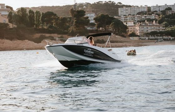 Quicksilver 605 Sundeck