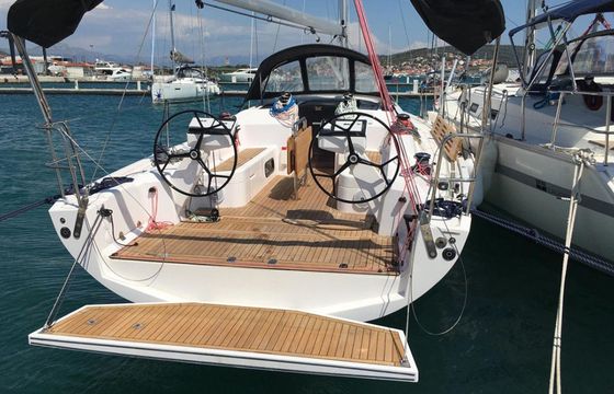 Salona 380 Navis Celere
