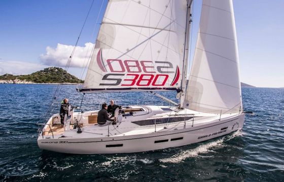 Salona 380 Navis Celere