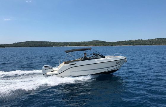 Quicksilver 755 Bowrider