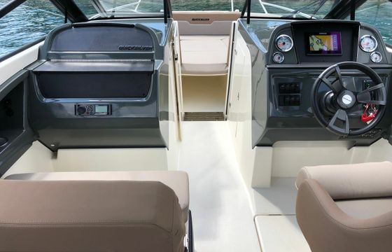 Quicksilver 755 Bowrider
