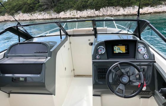 Quicksilver 755 Bowrider