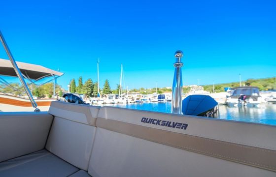 Quicksilver 755 Sun Deck 22