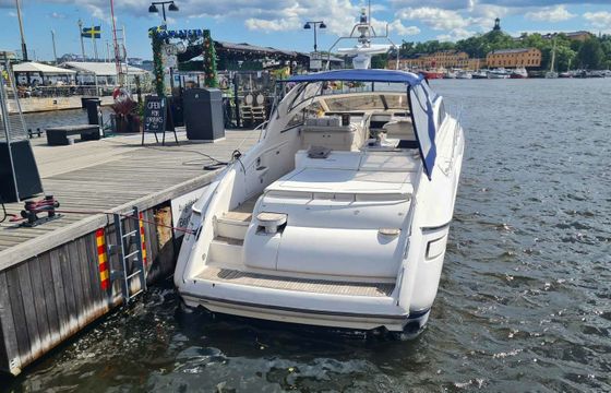 Princess V52 Wait and Sea