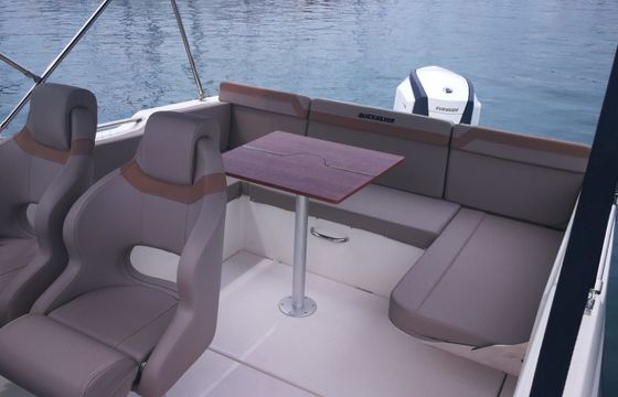 Quicksilver 755 Sundeck