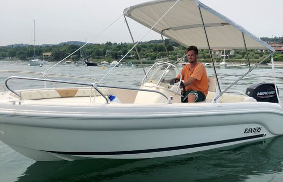 Ranieri 17 Shark