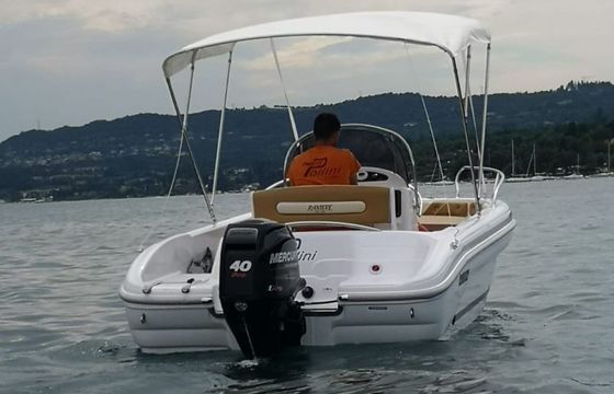 Ranieri 19 Shark