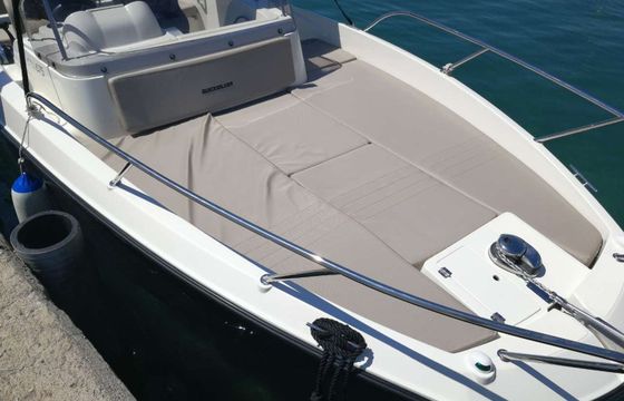 Quicksilver 675 16
