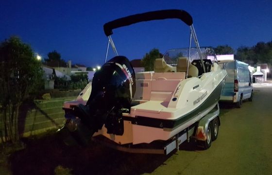 Quicksilver 675 Activ Sundeck