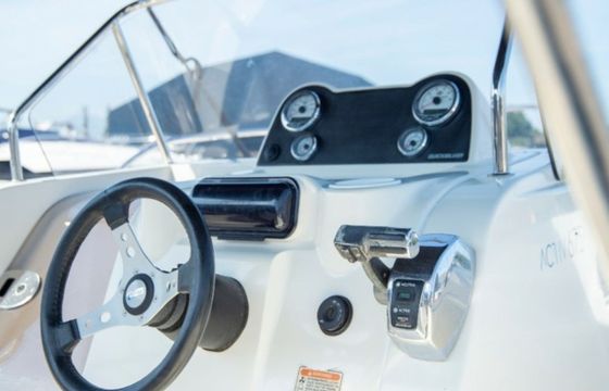 Quicksilver 675 Open White