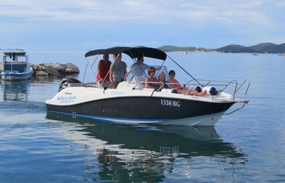 Quicksilver 675 Quicksilver Sundeck