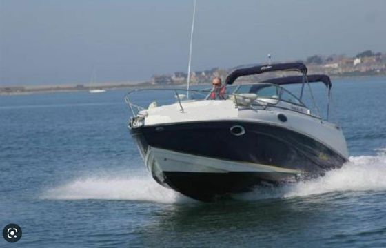 Rinker Fiesta Vee 310 Kambemba