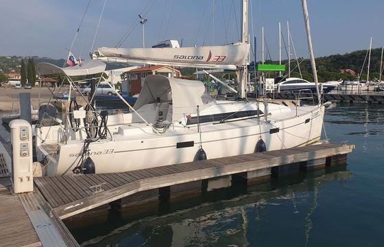 Salona 33 Svity