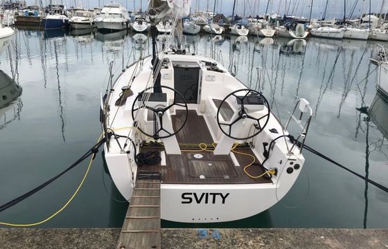 Salona 33 Svity