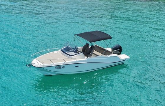 Quicksilver 675 Activ Sundeck