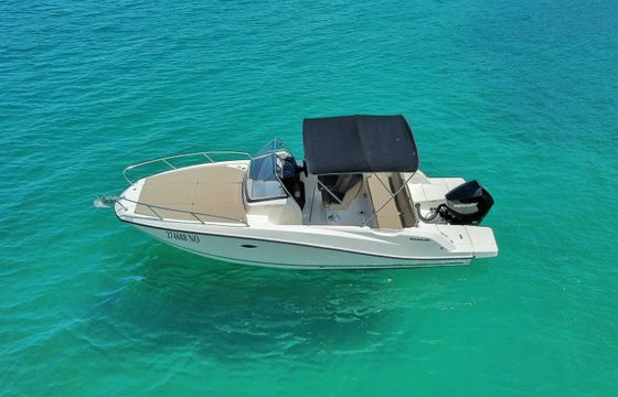 Quicksilver 675 Activ Sundeck