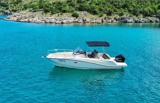 Quicksilver 675 Activ Sundeck