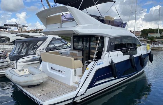 Sealine F430 Blue Lagoon 2
