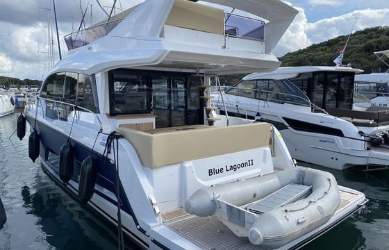 Sealine F430 Blue Lagoon 2