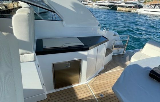 Sealine S335 Le Chiffre