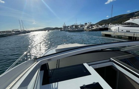 Sealine S335 Le Chiffre