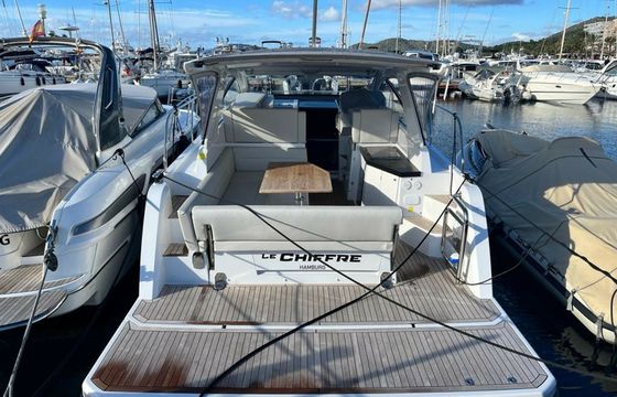 Sealine S335 Le Chiffre