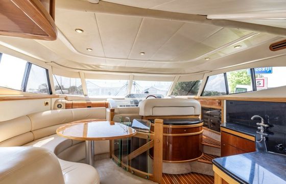 Sealine T51 Levano