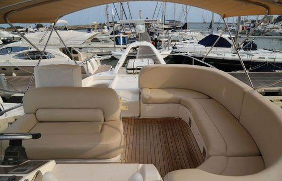 Sealine T51 Levano
