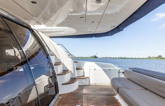 Sealine T51 Levano