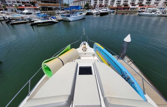 Sea Ray 440 Express Bridge Magic Moments