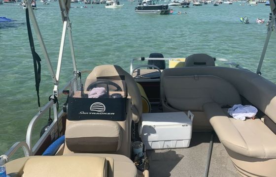 Sun Tracker 18 Nirvana