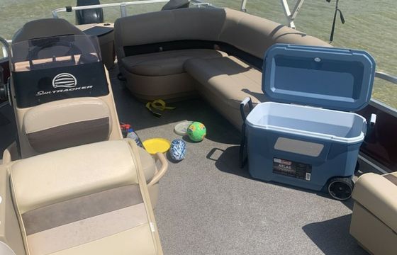 Sun Tracker 18 Nirvana