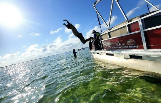 Sun Tracker 18 Nirvana