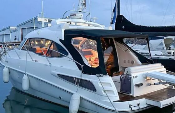 Sealine C390 La Mouette