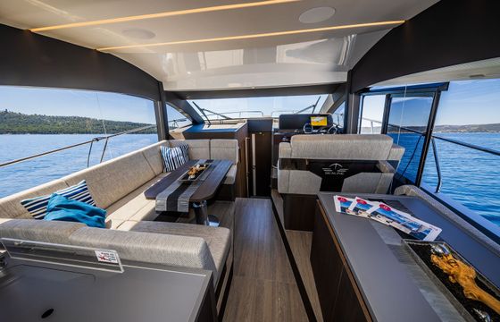 Sealine F430 Grace 2