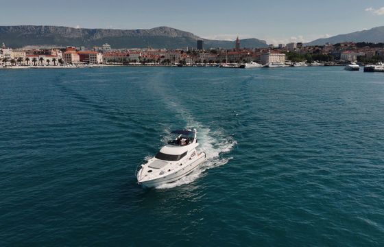 Sunseeker Manhattan 48 Fly Klara