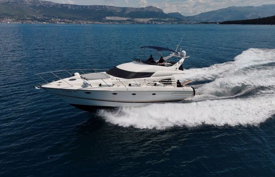 Sunseeker Manhattan 48 Fly Klara
